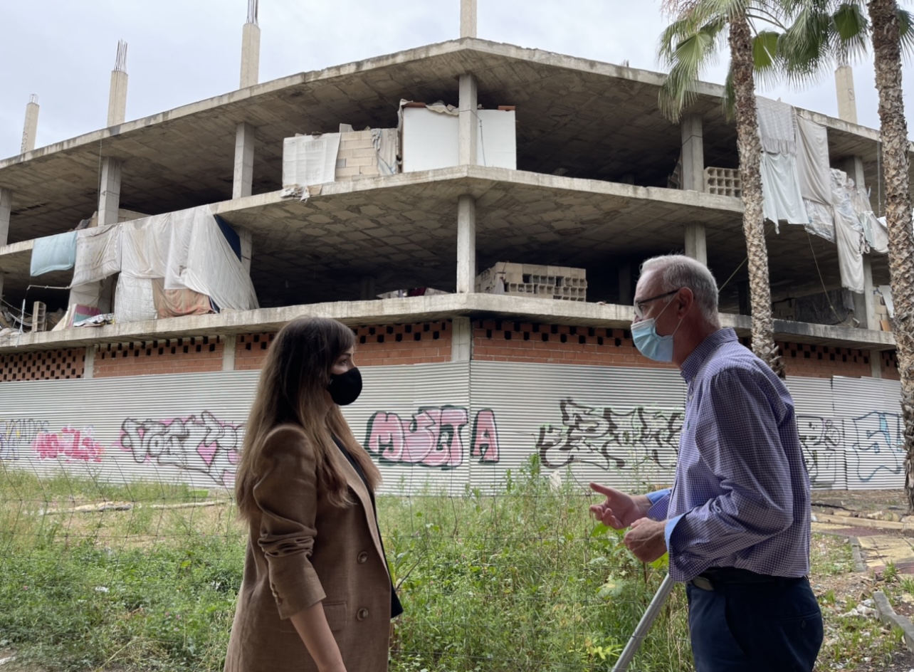 La dejadez del líder del tripartito murciano devuelve los okupas al entorno del barrio de San Pío X