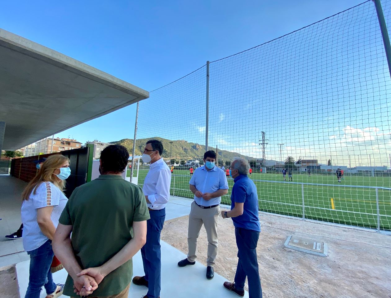 Los estudiantes y deportistas de San José de La Vega ya pueden disfrutar de la sala de estudios 24 horas y el nuevo campo de fútbol de la pedanía