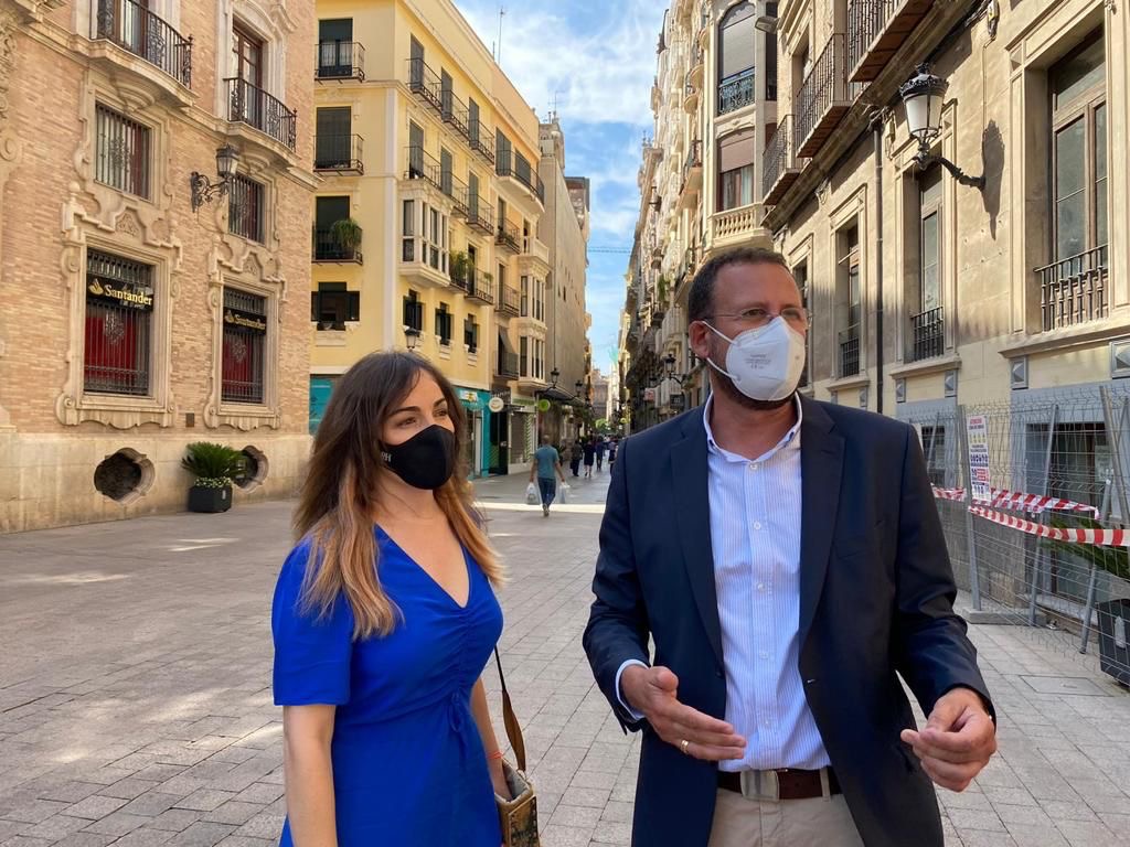 El PSOE abandona a los murcianos ante la llegada de la ola de calor y sigue sin poner los toldos en las principales calles y plazas de Murcia