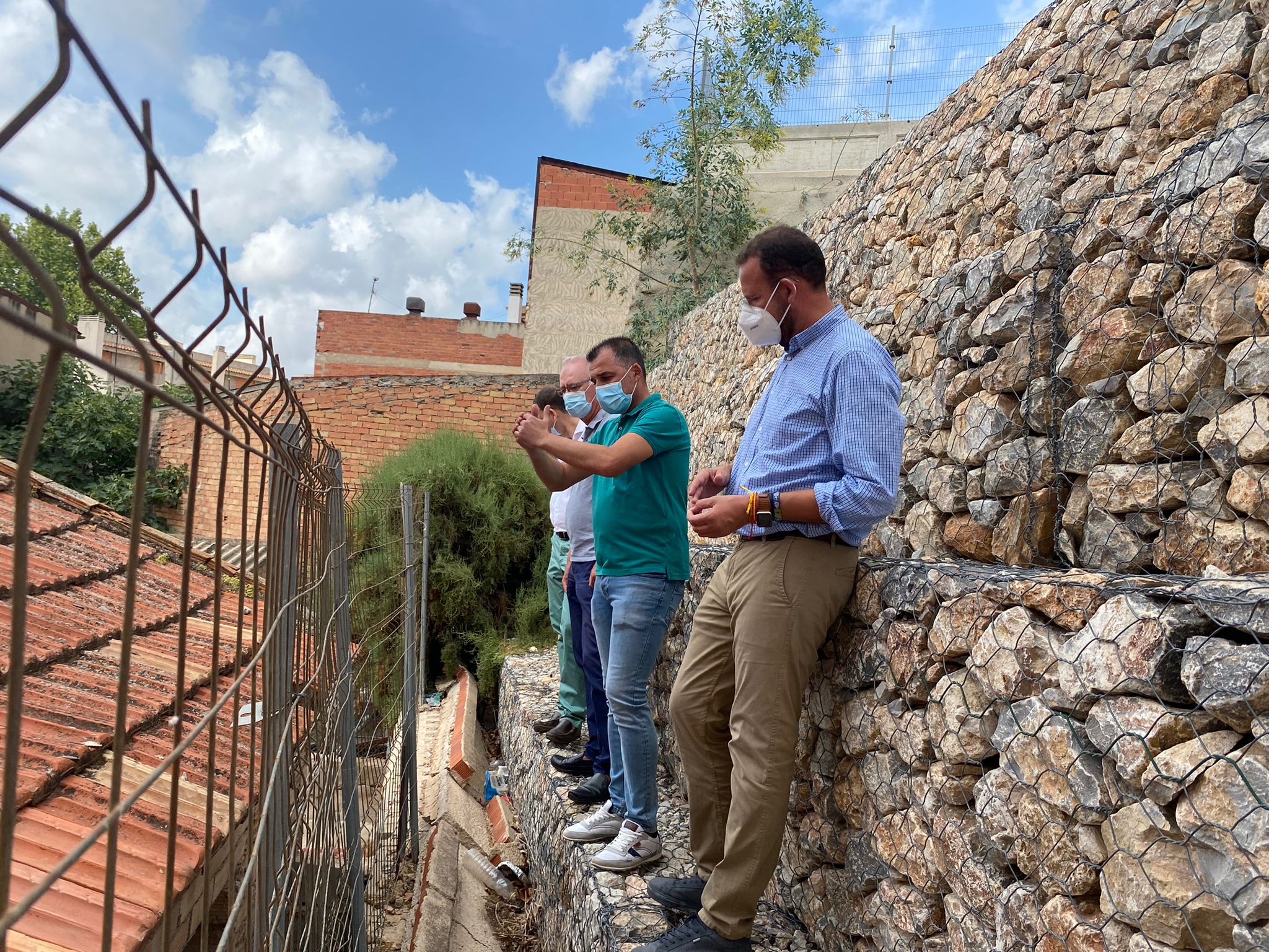 Mario Gómez pone en riesgo a los vecinos al bloquear el arreglo del gran muro de contención de Monteagudo