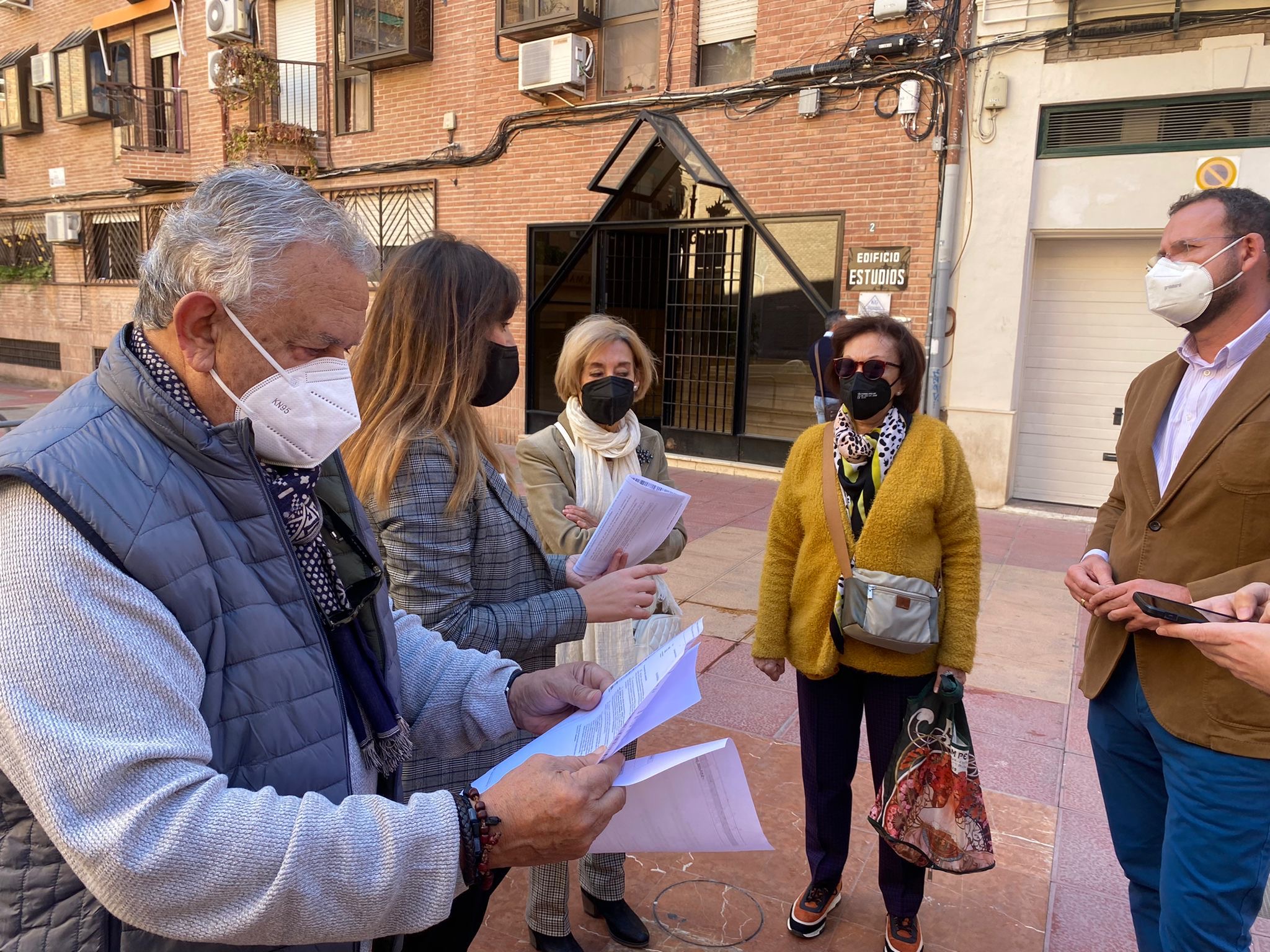 Los vecinos de San Nicolás denuncian que están abandonados por el Ayuntamiento socialista