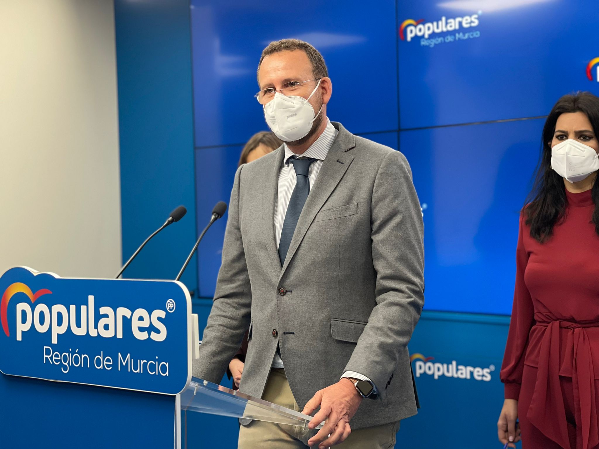 El PP quiere que se cumpla su propuesta para ayudar a las familias y empresas ante la desorbitada subida del precio de la luz y el agua