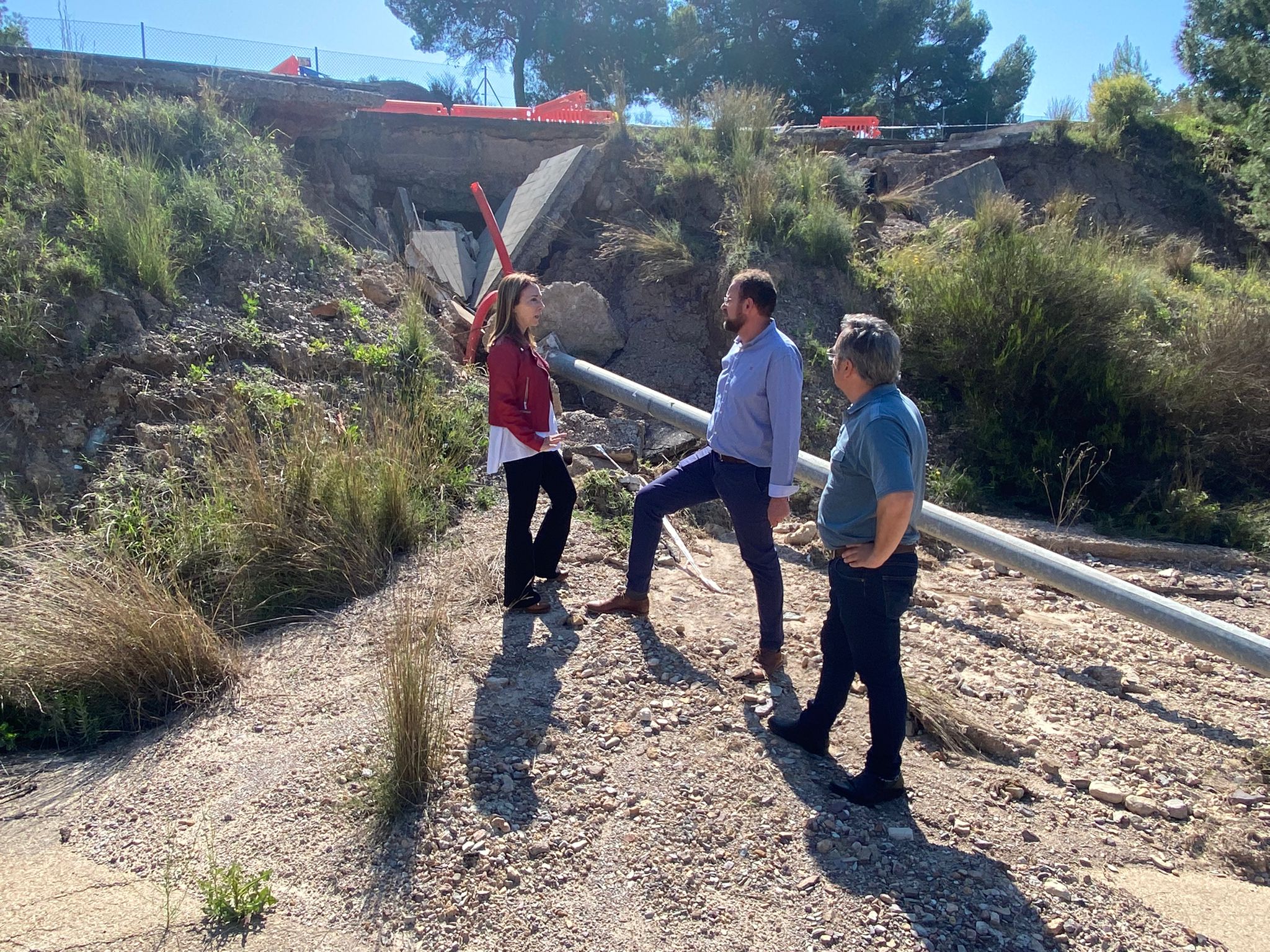 800 familias de Torre Guil ponen en riesgo su seguridad, a diario, ante la pasividad de los socialistas