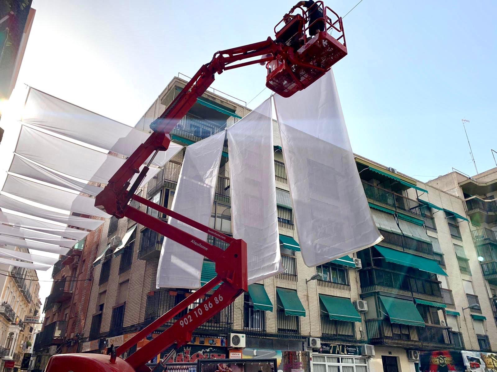 El PP respalda a vecinos y comerciantes en sus reivindicaciones y exige la instalación inmediata de los toldos en las calles