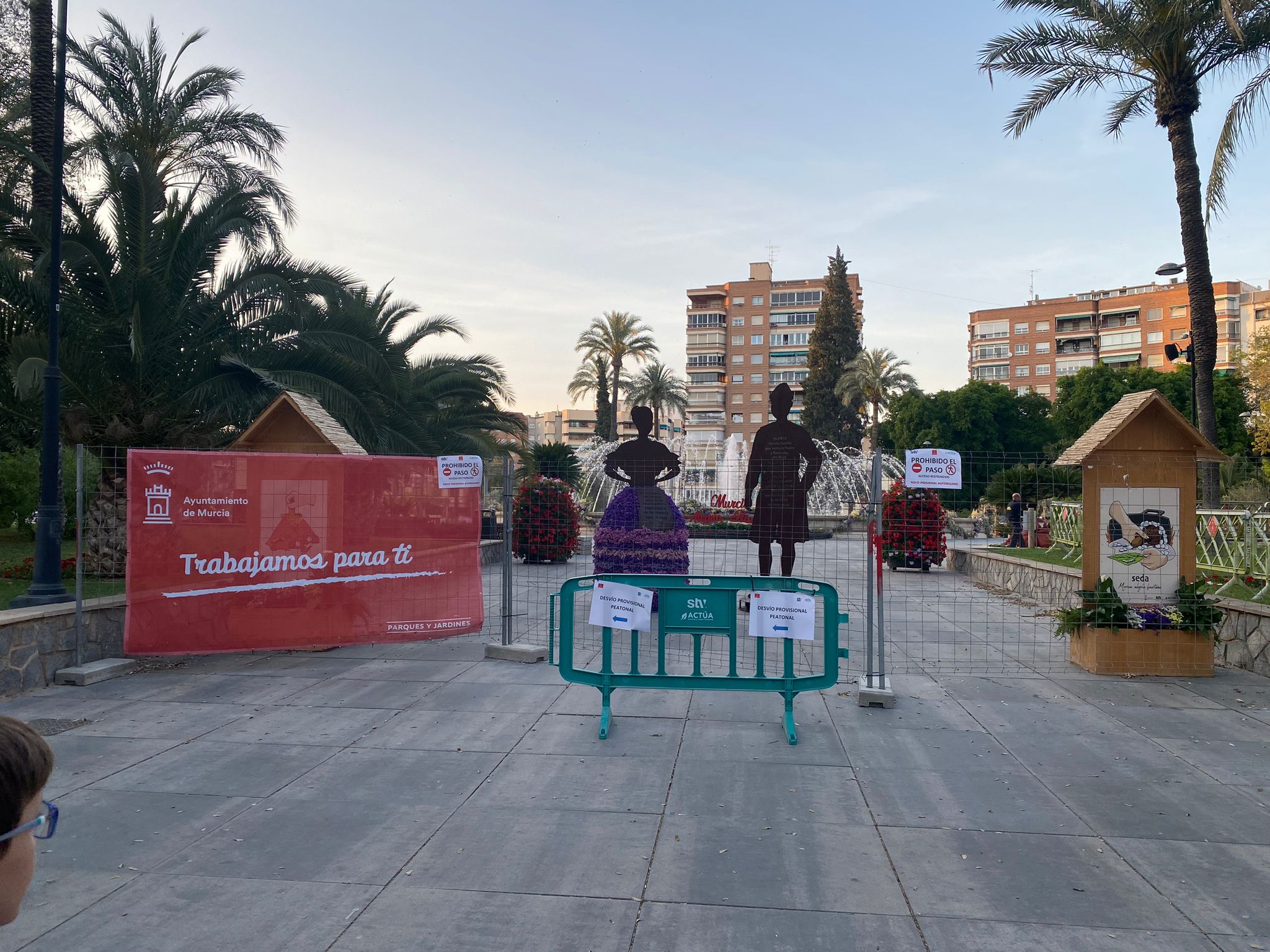 El PSOE mantiene cerrada la plaza Circular en el arranque de las Fiestas de Primavera