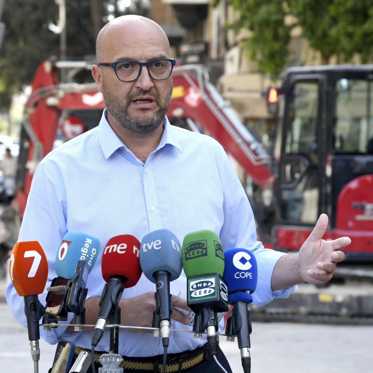 Las obras de la socialista Carmen Fructuoso impedían el paso de desfiles por la Gran Vía